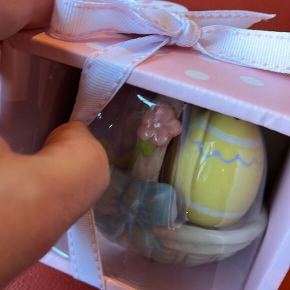 NWT Blue Sky Easter salt and pepper shakers - Picture 2 of 3